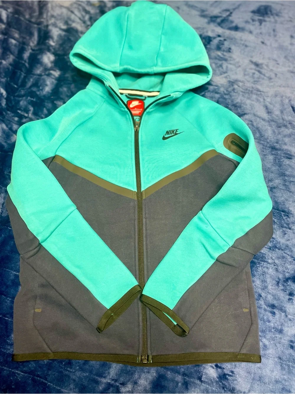 NIKE TECH SET SZ L